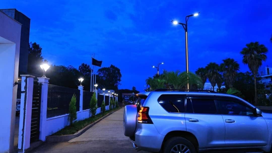 photo_5875400083246270415_y