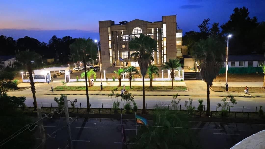 photo_5875400083246270418_y