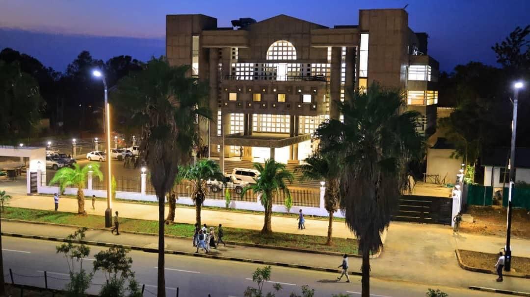 photo_5875400083246270423_y