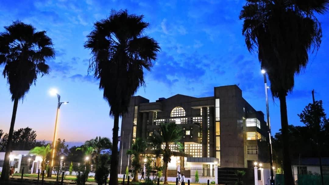 photo_5875400083246270413_y