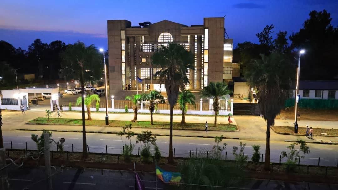 photo_5875400083246270427_y