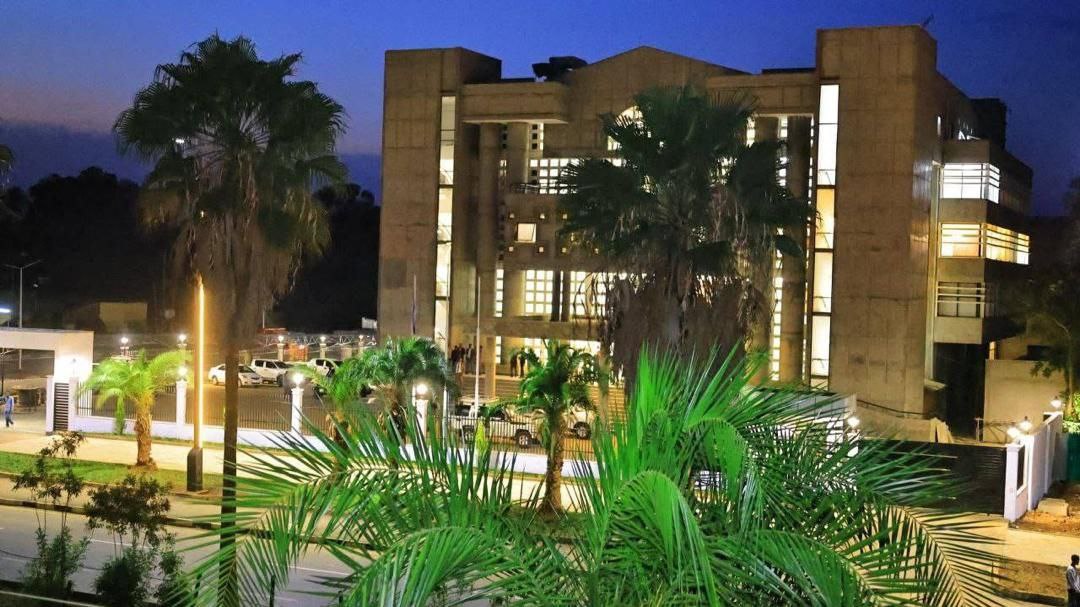 photo_5875400083246270428_y